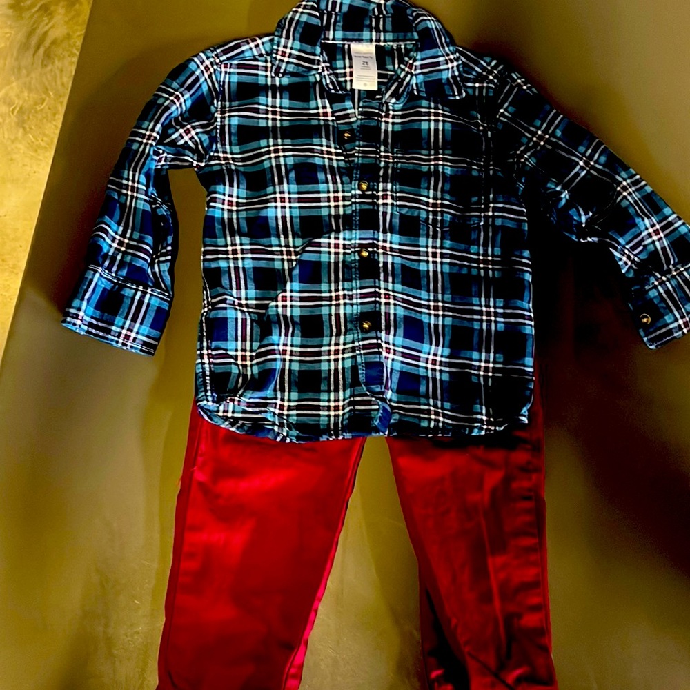 Carter’s 2 piece flannel outfit 2T